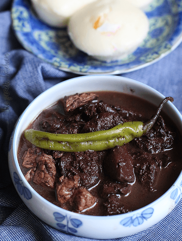 Dinuguan at Puto