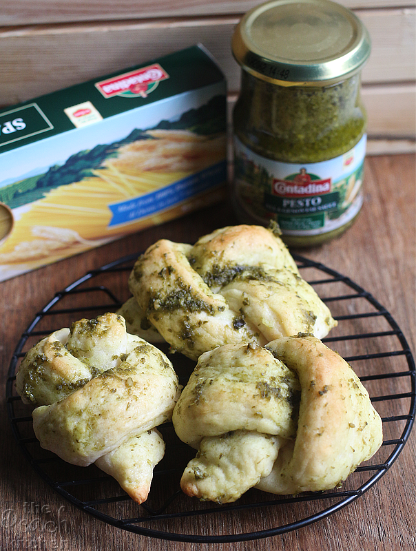 Pesto Knots