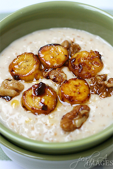 Bananas Foster Oatmeal | www.thepeachkitchen.com