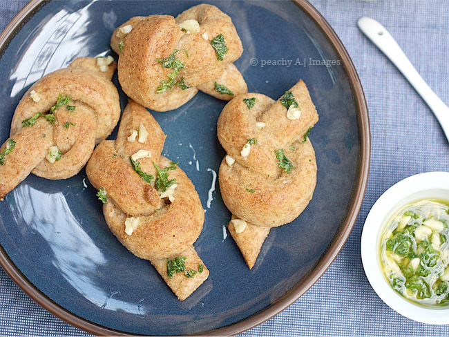 Whole Wheat Garlic Knots