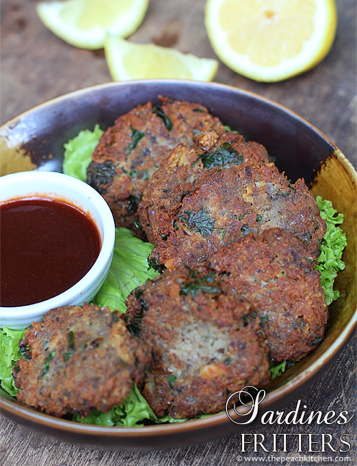 Sardines Fritters with Soy-Sriracha Dipping Sauce | www.thepeachkitchen.com