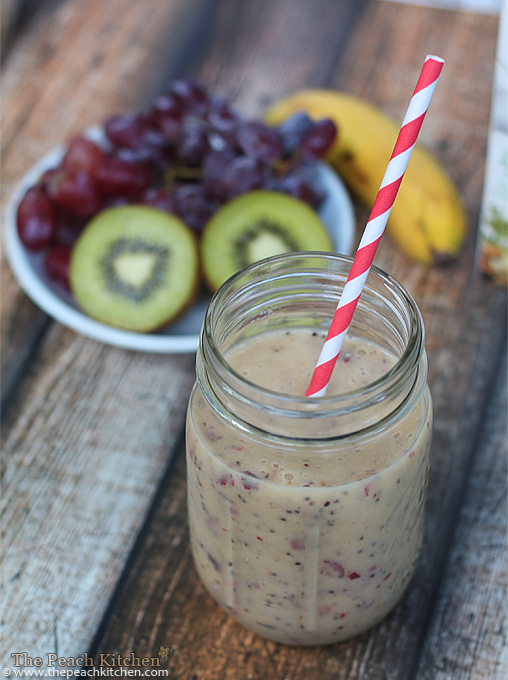 Grape, Kiwi, and Banana Smoothie | www.thepeachkitchen.com