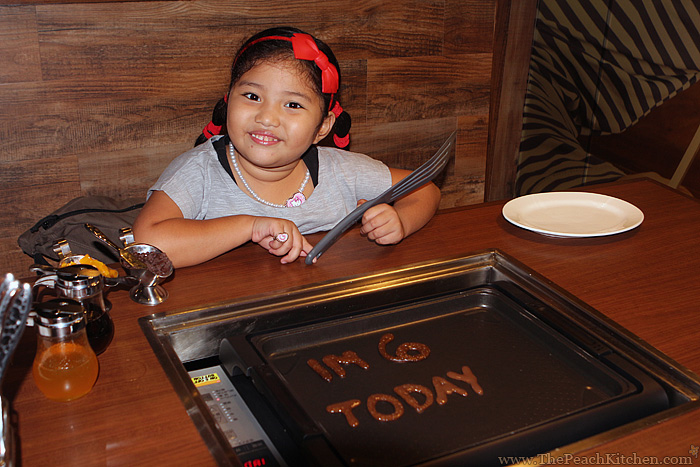 Celebrating Ykaie's Birthday at Slappy Cakes | www.thepeachkitchen.com