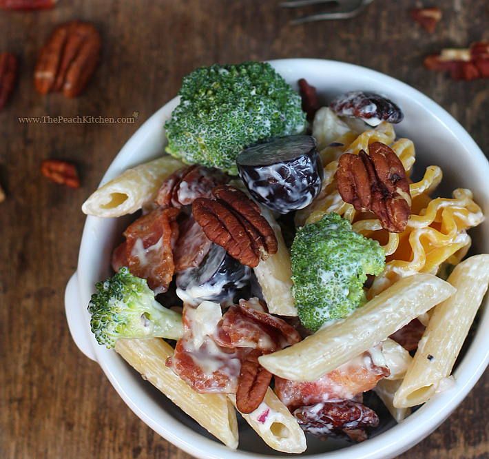 Broccoli and Grapes Pasta Salad | www.thepeachkitchen.com