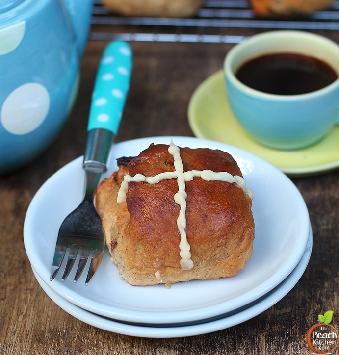 Dates and Orange Peel Hot Cross Buns | www.thepeachkitchen.com