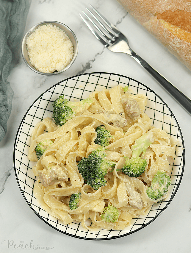 Chicken Alfredo with Broccoli