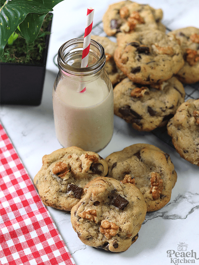 Chocolate Chip Walnut Cookies