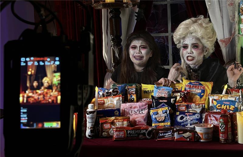 URC Halloween live selling